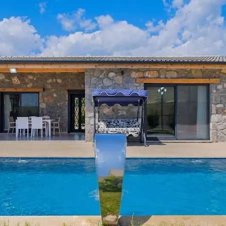 Taş Villa *